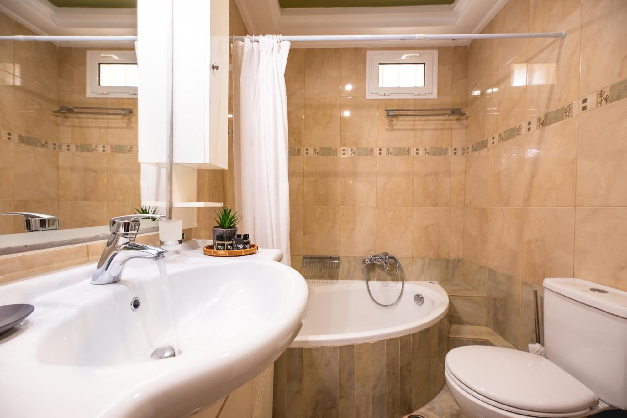 Sea And Airport Apartment Artemida  Luaran gambar
